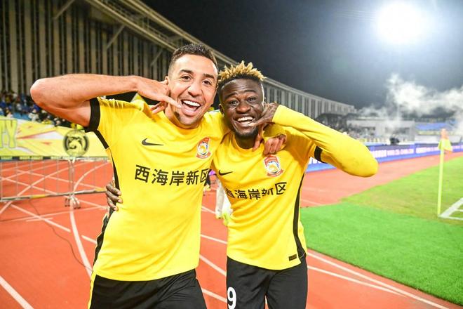 彩经前瞻:青岛德比亚冠梦vs保级命,一触即发:魔咒、伤病、金哨