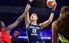 恭喜!中国女篮27岁2米01王牌首进WNBA季后赛:契合美女状元